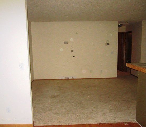 2nd image of 2356 Maxwell Ln