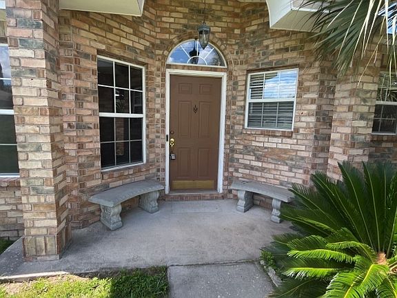 1323 Jeffrine Dr - Front Door_09132024