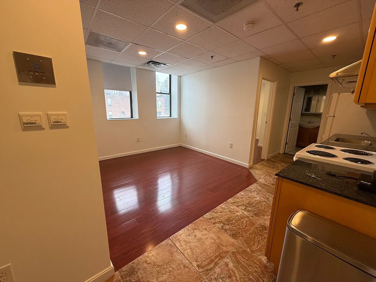 2 bed, 539 sqft, $2,990 — Photo 2