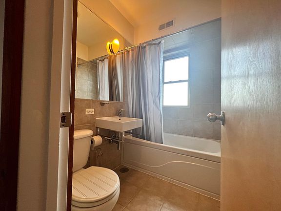 4th image of 5400 S Harper Ave Unit 704