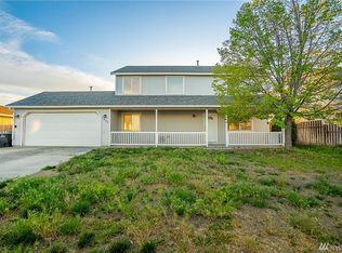 1520 S Husky Dr, Moses Lake, WA 98837