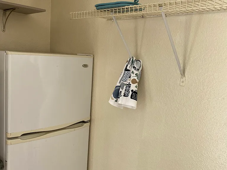refrigerator at kichennet