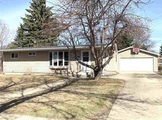 1829 6th St SW, Minot, ND 58701