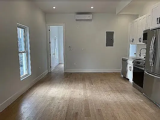 296 Leonard St #3 — Photo 4