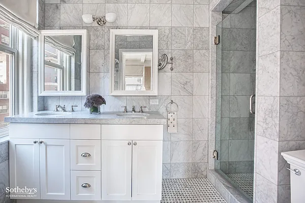 Sold by Sotheby's International Realty | media 17