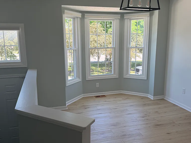 8148 Chester Pkwy — Photo 9