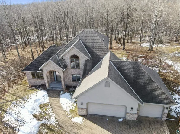 2822 Parkwood Ln, Duluth, MN 55811