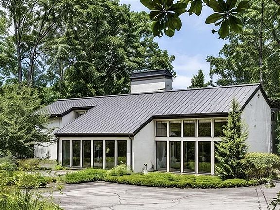 3rd image of 1165 Regency Rd NW