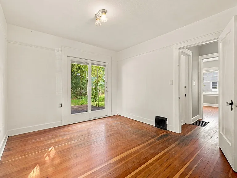 6521 SE 16th Ave — Photo 13