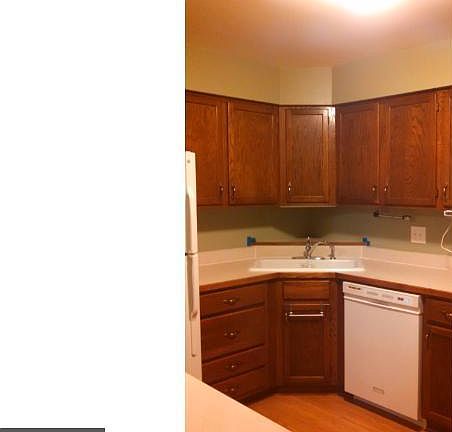 3rd image of 999 41st Ave NE APT 104