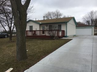 1491 N Elmwood Dr, Aurora, IL 60506