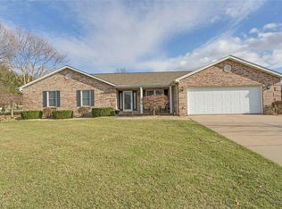 6410 Deerfield Dr, Waterloo, IL
