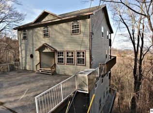 925 Crooked Ridge Rd, Gatlinburg, TN 37738