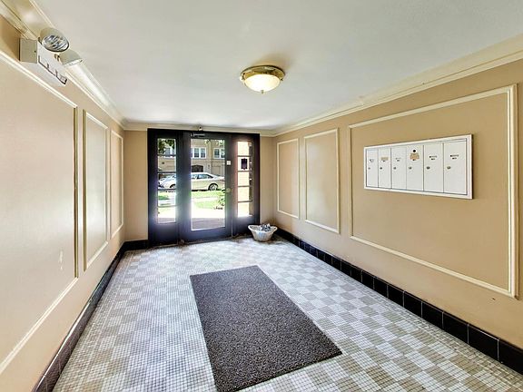 4th image of 4419 N Whipple St APT 2B