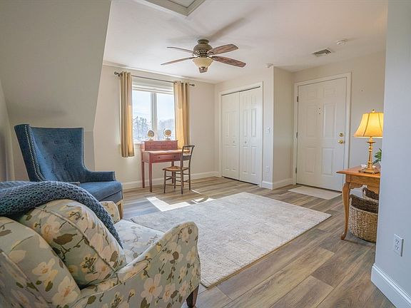 5th image of 4 Highland Ter APT 403