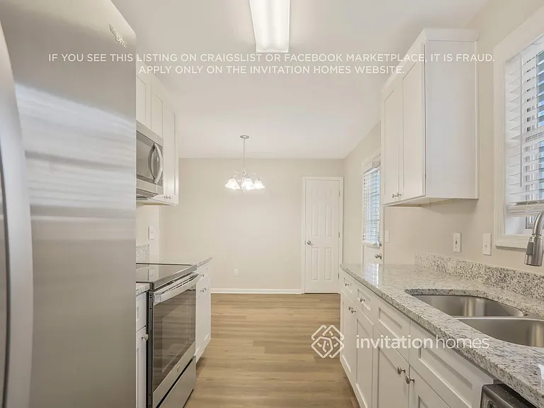 3335 Catalina Dr — Photo 8