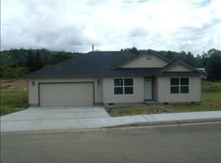 755 SE Lanola St, Winston, OR 97496