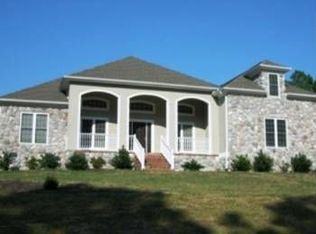 124 Hammerstone Cir, Whispering Pines, NC 28327