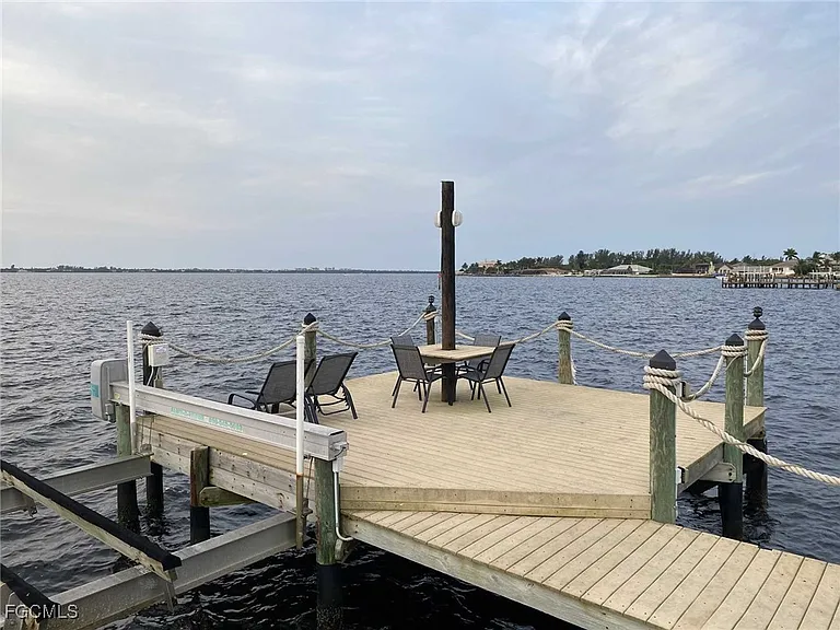 252 Bayshore Dr — Photo 27