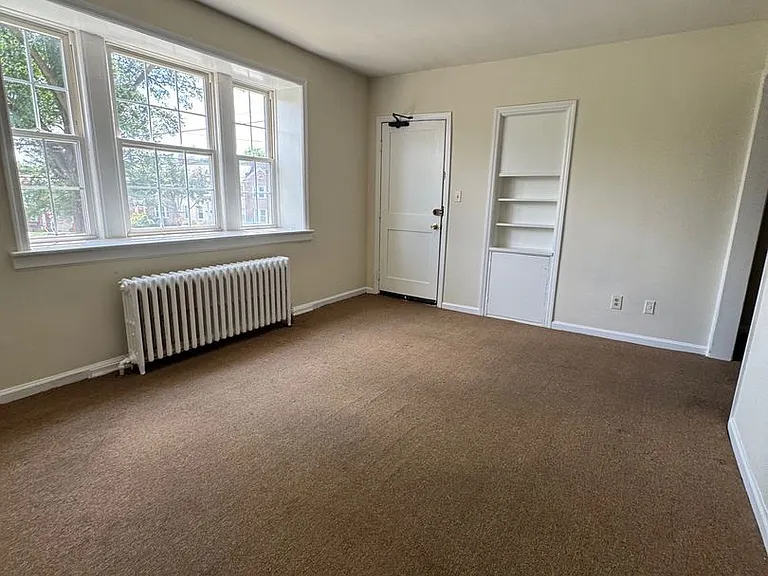 800 Taylor St NE — Photo 2