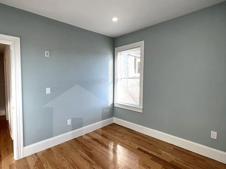 75 Winchester St — Photo 14