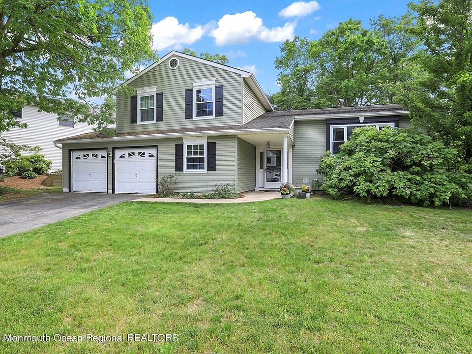 1st image of 8 Timberline Dr