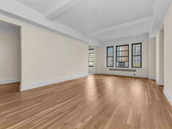 319 E 50th St APT 10H, New York, NY 10022