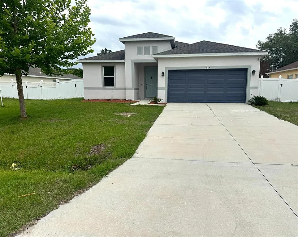 3 bed, 2.0 bath, 1895 sqft, $2,300 — Photo 1