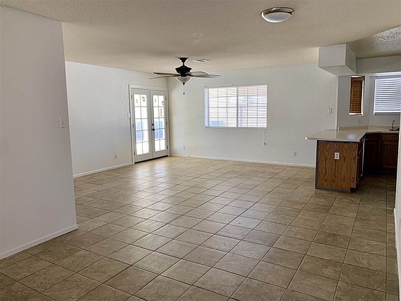 3rd image of 6230 E 40th Pl