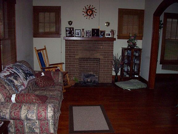 4th image of 1 Whiting Ave