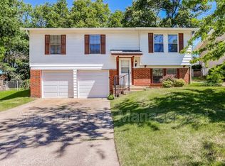 18 River Bluff Dr, Saint Peters, MO