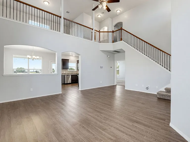 267 Bainbridge Rd — Photo 3