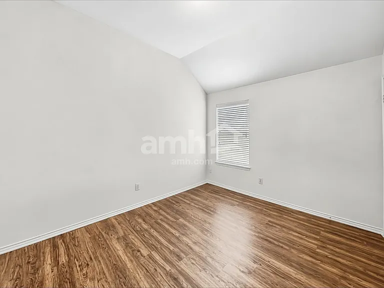 860 Rock Harbor Ln — Photo 12