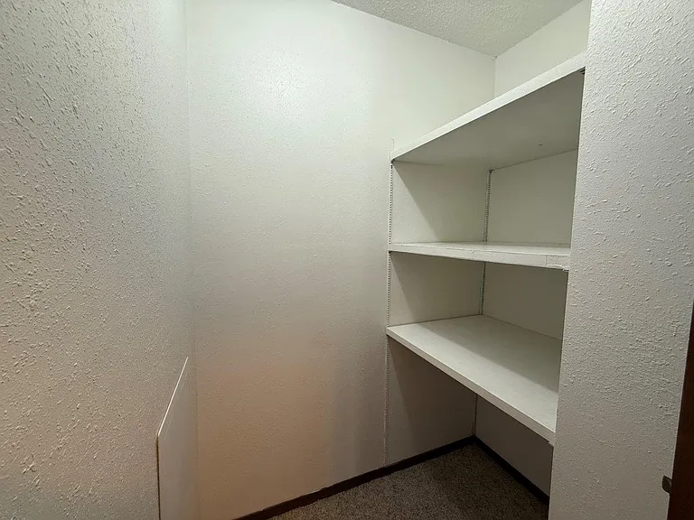 Salem Apartments — Photo 23