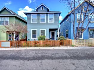 5 Logan Way, Talent, OR 97540