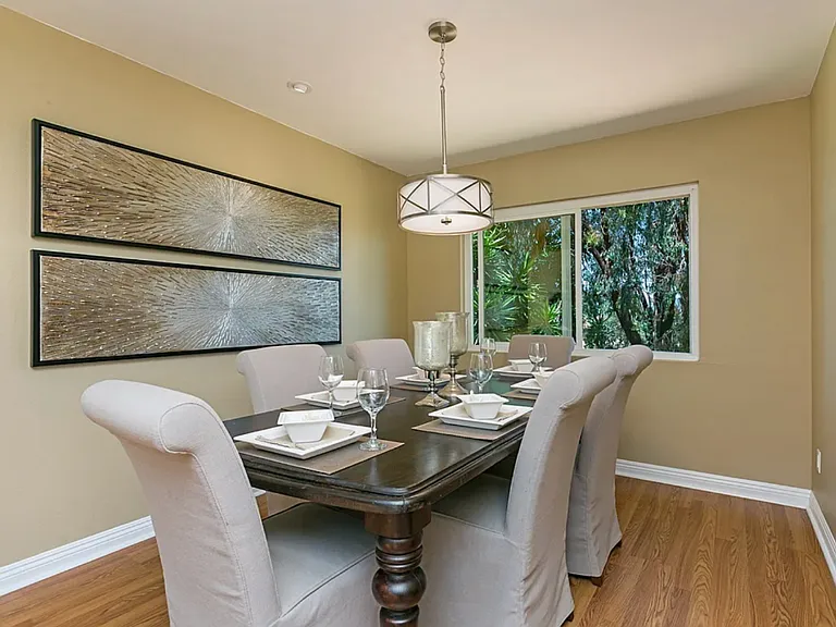 5881 Desert View Dr — Photo 7