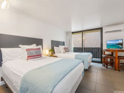 2425 Kuhio Ave #302, Honolulu, HI, 96815