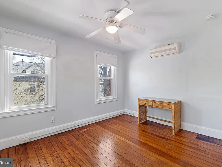 1419 Hamilton St — Photo 26