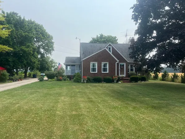 10275 Swan Creek Rd, Saginaw, MI 48609