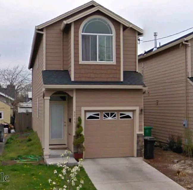 3211 NE 74th Ave photo 1