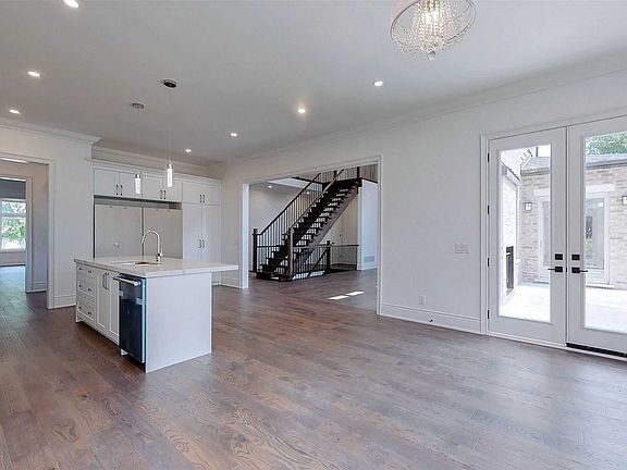 4th image of 307 Walter Dr