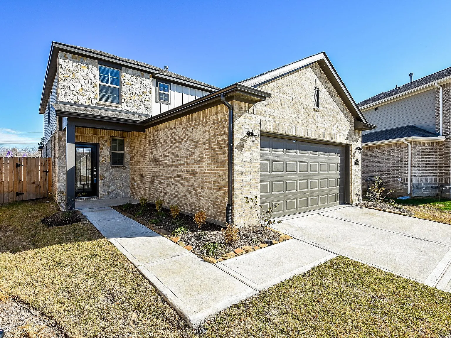 4 bed, 2.5 bath, 2178 sqft, $2,800 — Photo 3