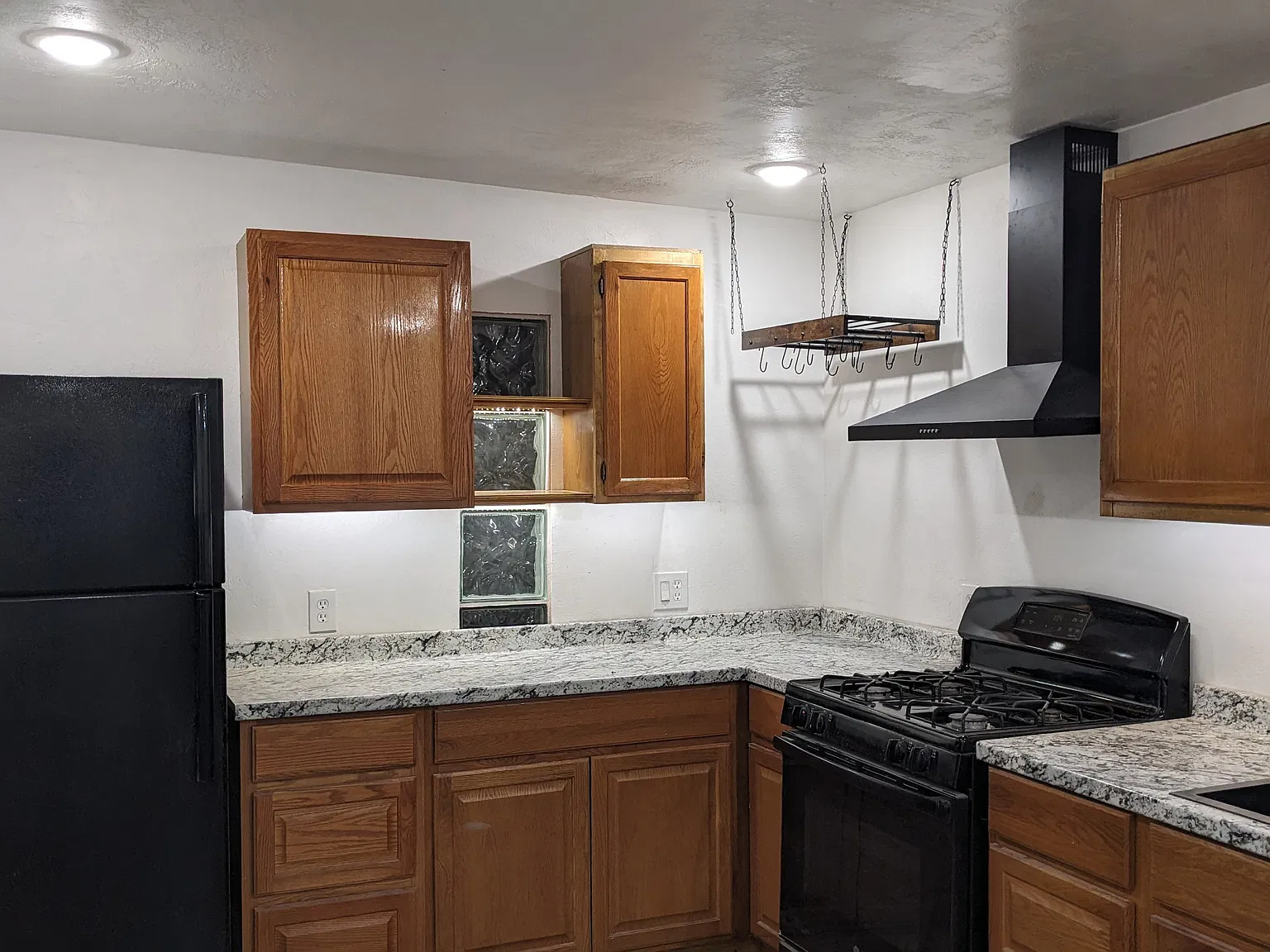 1 bed, 650 sqft, $1,100 — Photo 3