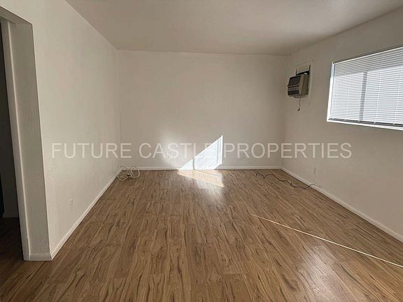 2nd image of 310 La Veta Dr NE #A