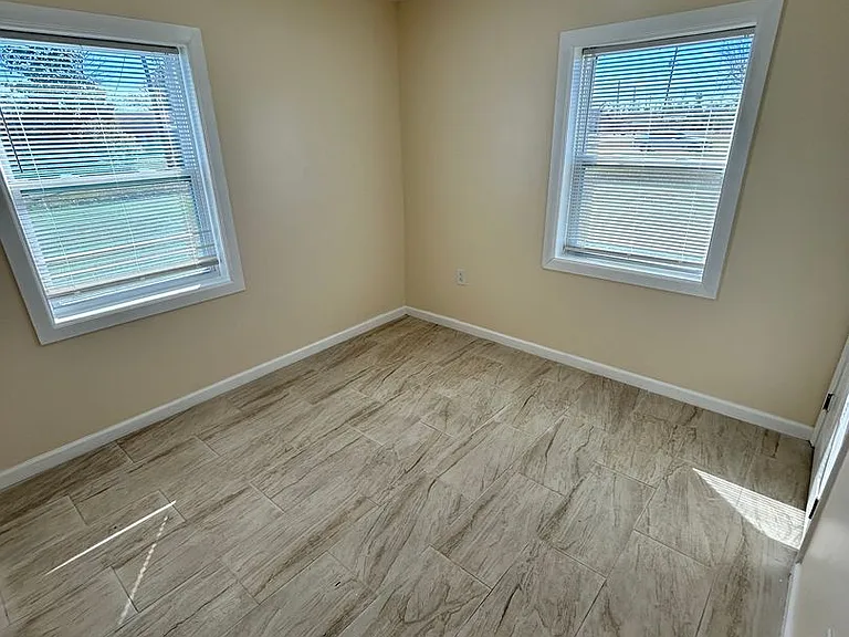 2433 Wakulla Ave — Photo 22