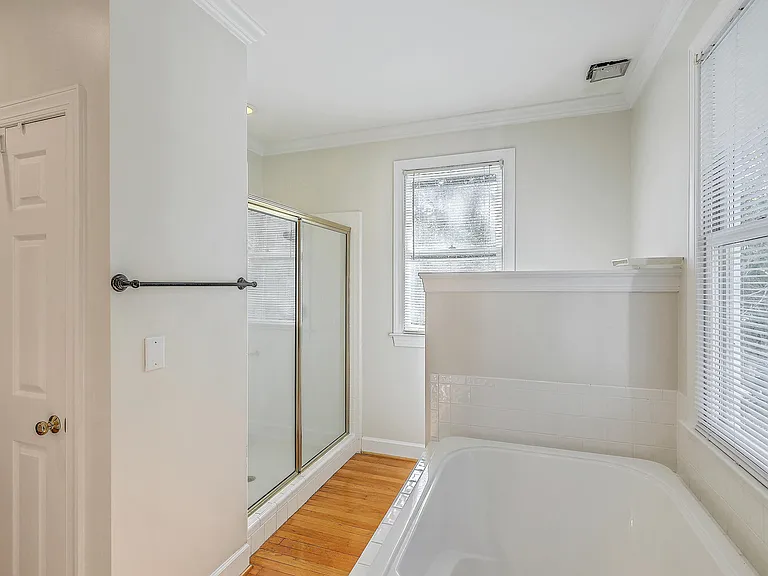317 Rutherford St — Photo 33