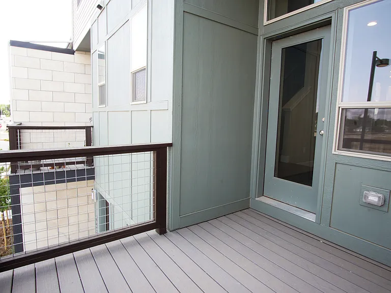 2541 Moline St — Photo 11