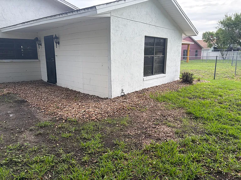 209 Bayshore Dr — Photo 17