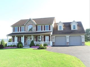 108 N Churchtown Rd, Narvon, PA 17555