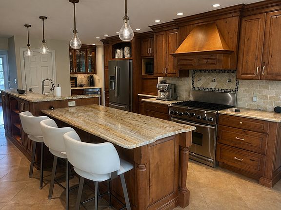 5th image of 15782 Kings Dr